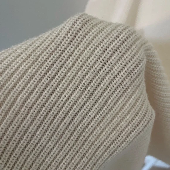 Aritzia Babaton Sweater Vest - Picture 3 of 3